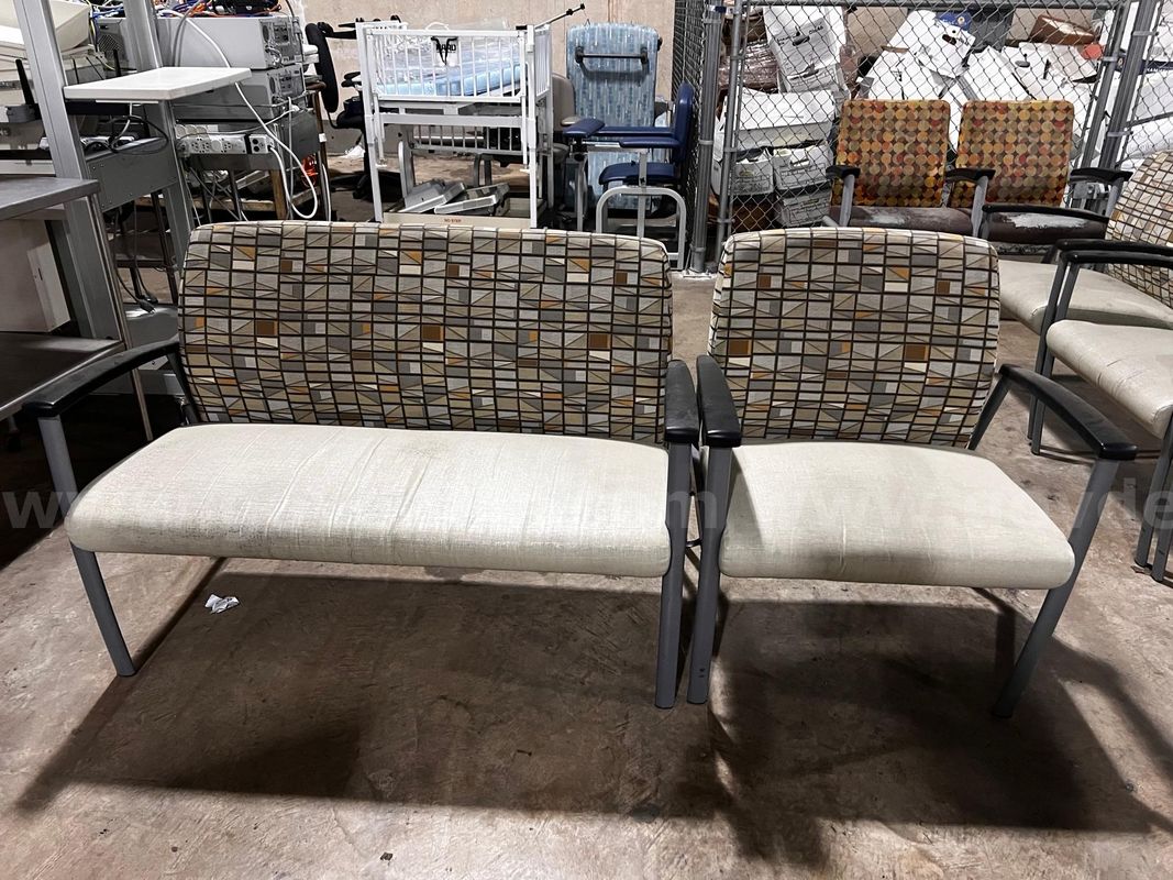 2 Waiting Room Attached Chairs (1: 2-person couch)