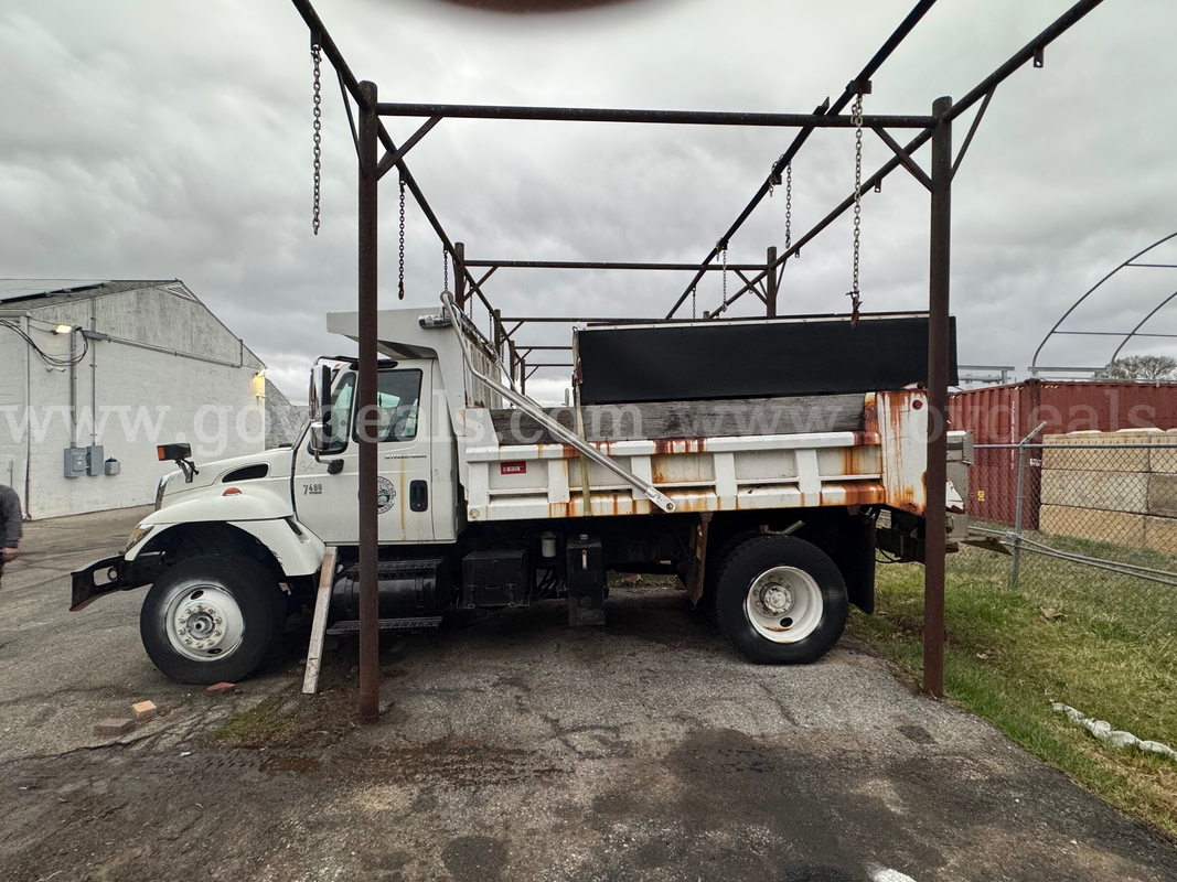 2004 International 7400