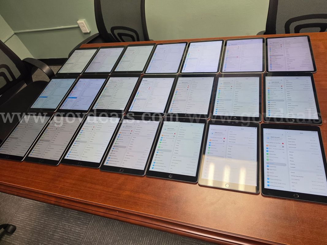 22 iPads Cellular & WIFI in excellent condition. iPad Pro, 11th Gen, 10th Gen, 9th Gen, 8th Gen