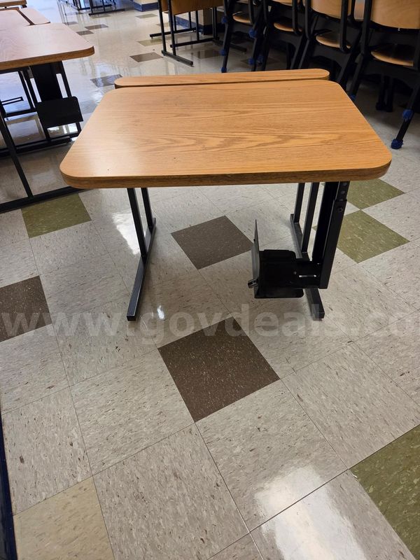 Lot of Desks/Chairs