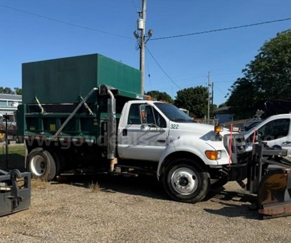 2007 Ford F-750 Dump/Plow Truck