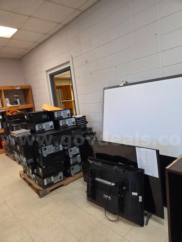 Large Lot of Miscellaneous Electronics