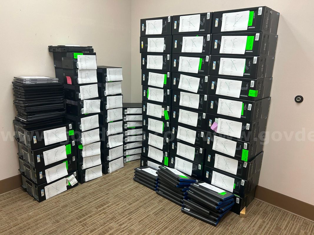 Lot of Miscellaneous Desktops and Laptops