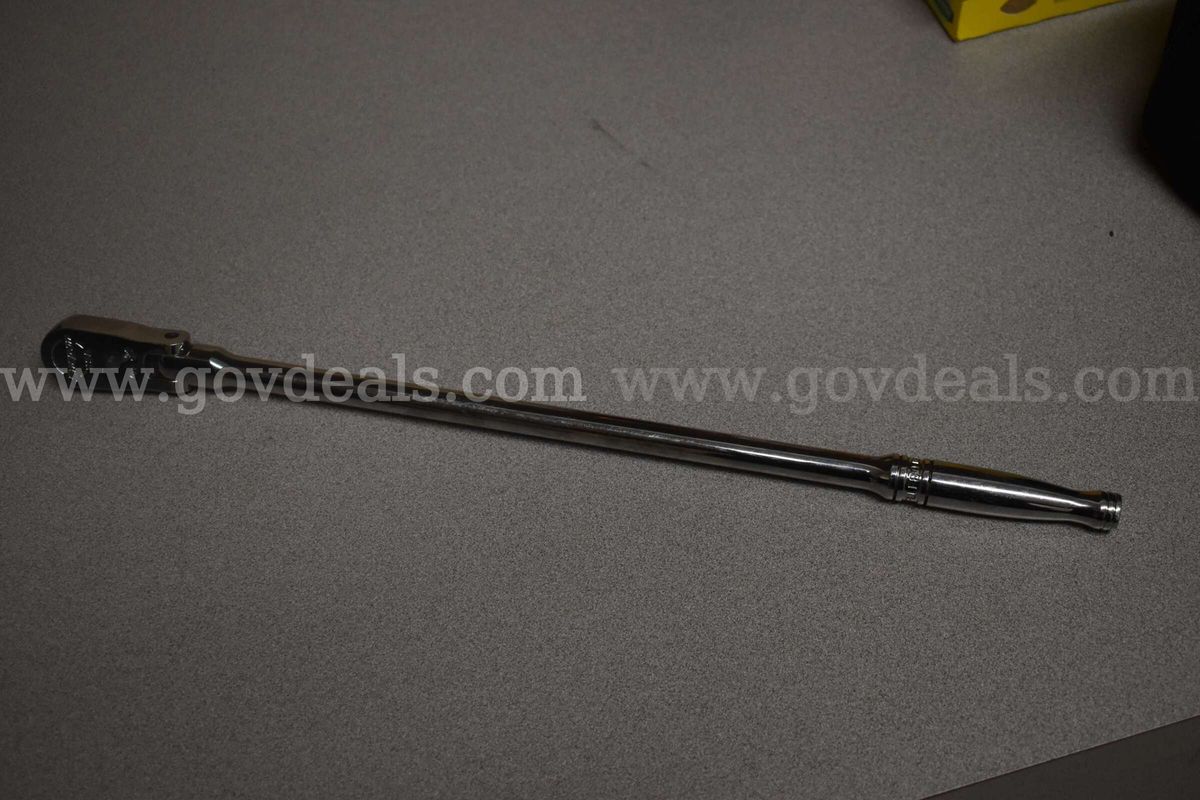 Long Handle Flex Head Ratchet 3/8