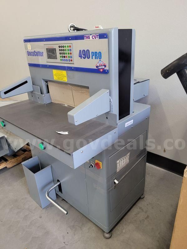 DocuCutter 490 PRO Hydraulic Cutter SN: 490P1501007 (untested)