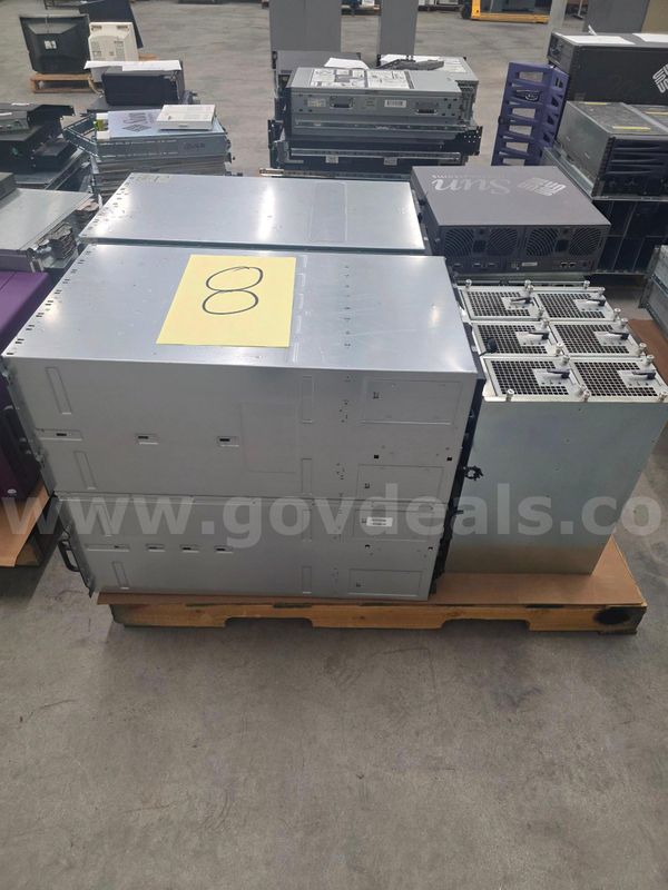 LOT: SERVER BLADES AND PARTS [internal #08]