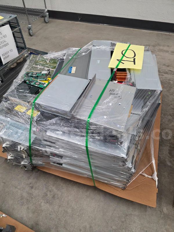 Lot: Server blades and parts [internal #10]