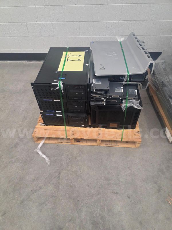 Lot: Server blades and parts [internal #11]