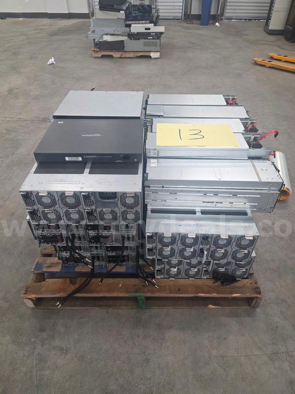 Lot: Server blades and parts [internal #13]