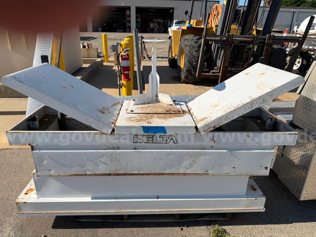 Cross bed Truck Tool Boxes