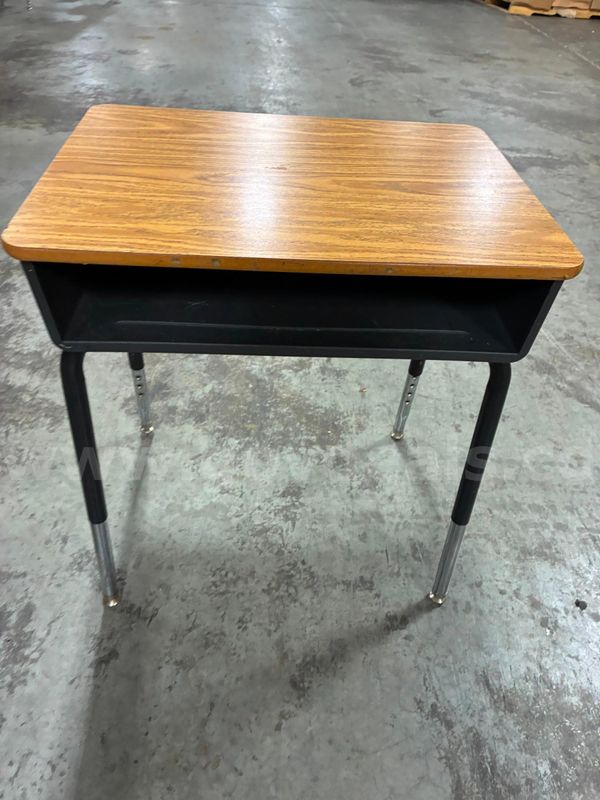 25 Student Box desk
