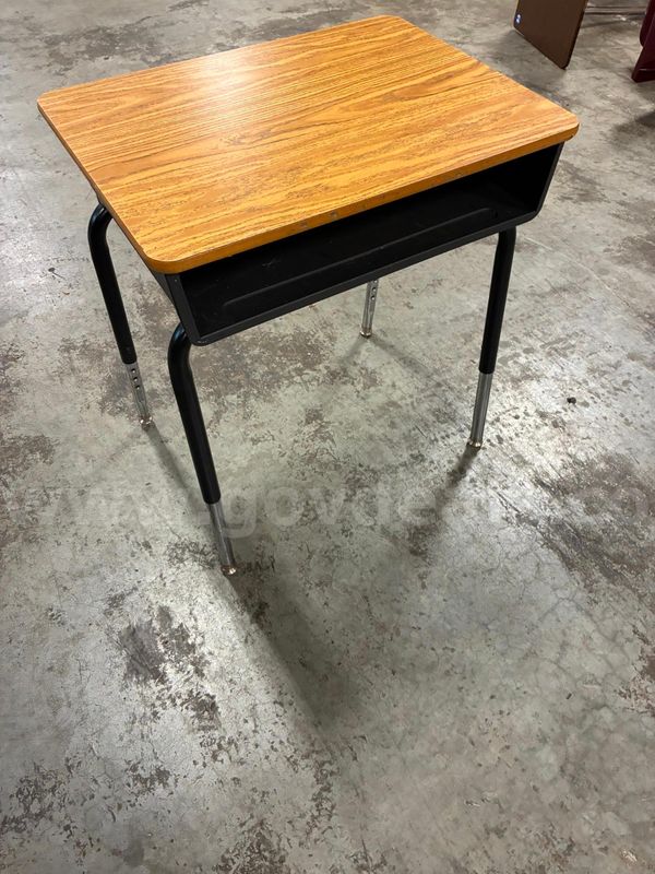 25 Student Box desk