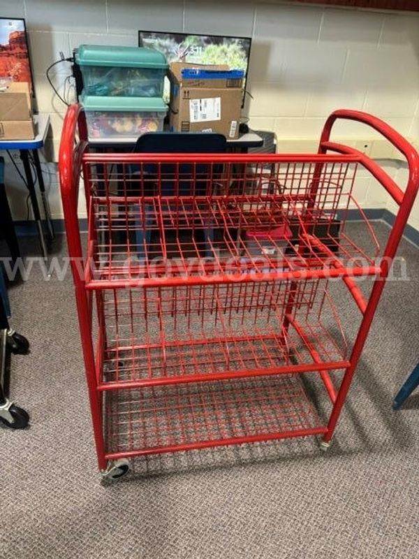 Lot of 1 Red Metal Cart