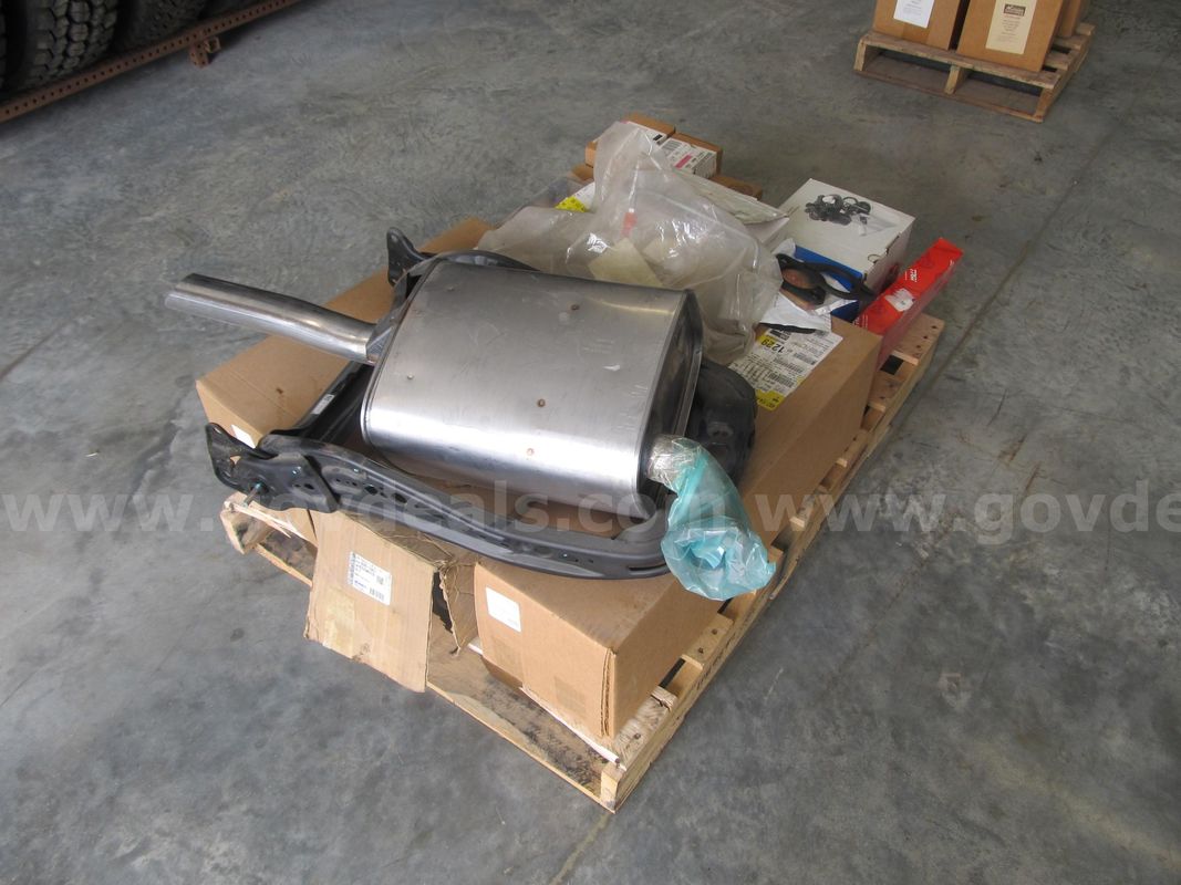 Pallet of Chevy Caprice Parts
