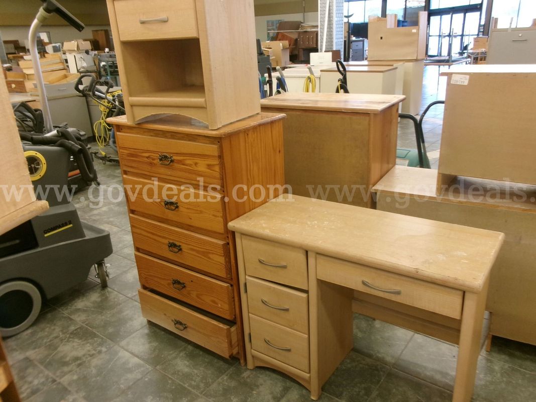 Dresser/Nightstand/Desk
