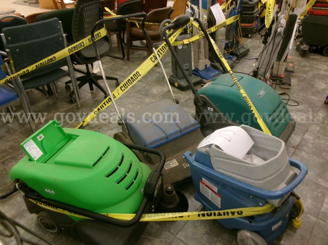 FLOOR SWEEPERS IPC EAGLE 464, TENNANT NOBLES 3610, RADIUS SWEEPER AND DISINFECTING SYSTEM COUNTER STRIKE
