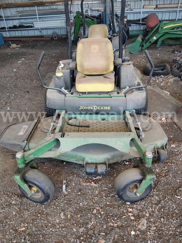 John Deere 797 29HP 72"