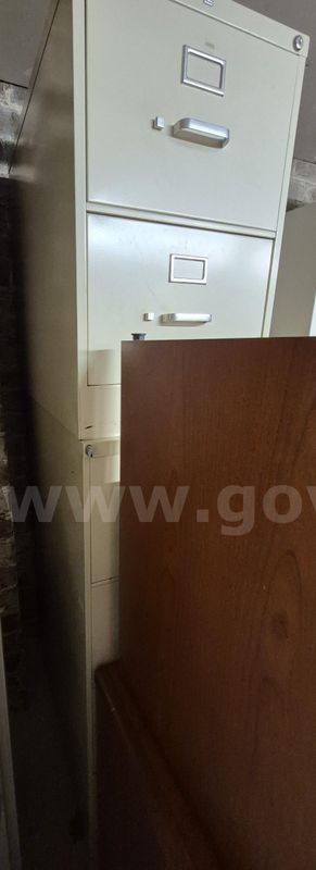 File Cabinet 4 and 2 Drawer Beige lot of 2