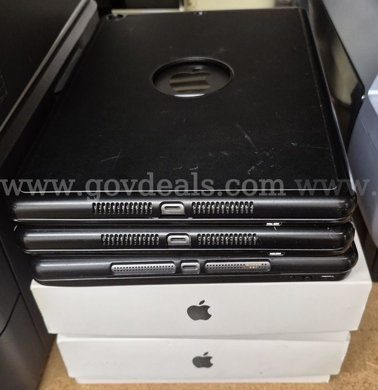 iPad Air Lot of 5