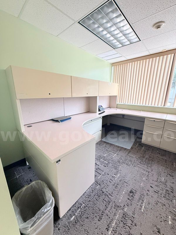U-Shaped Office Workstation Desk with Overhead Storage Cabinets