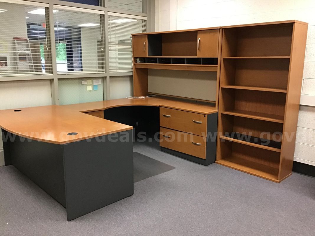 1 complete "U" shape office set (Admin #1)