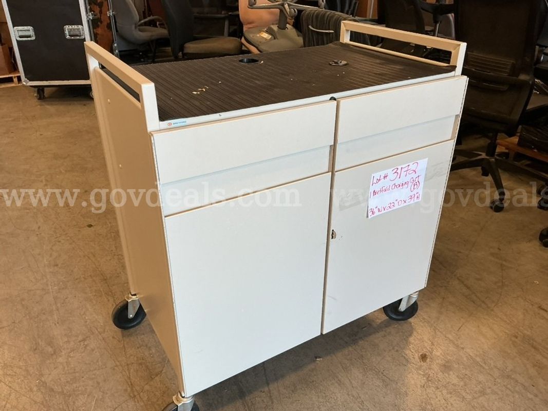 1 Bretford charging cart (B)