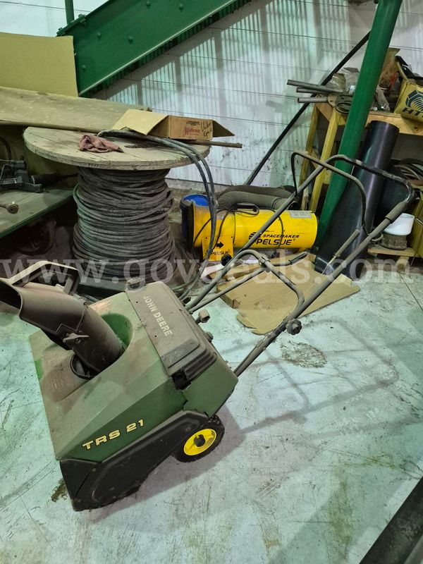 John Deere Snowblower