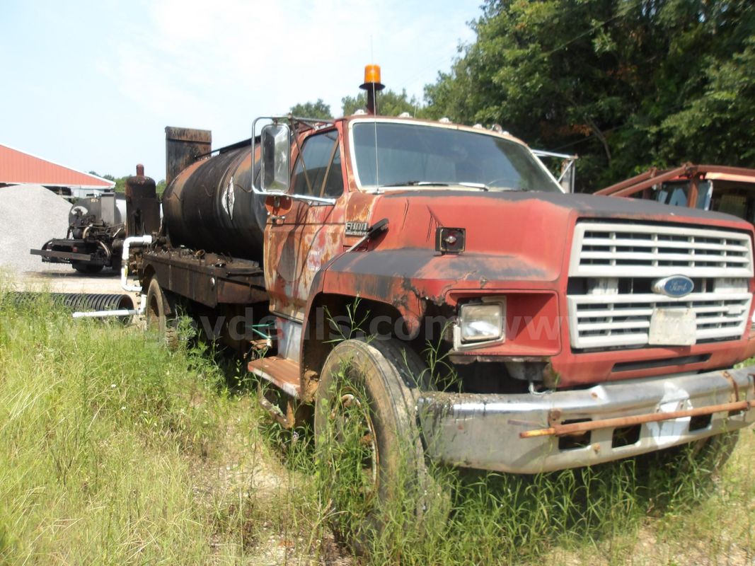 1989 Ford F800F