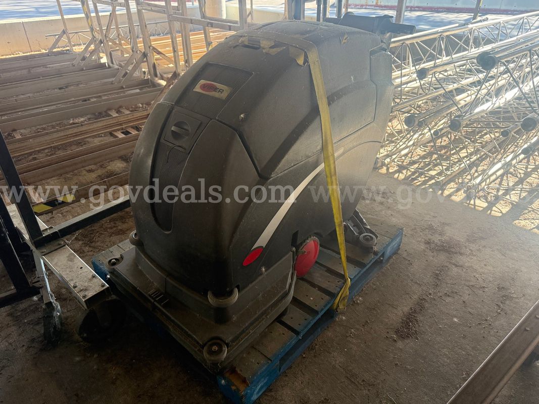 Viper Fang 26T Floor Scrubber