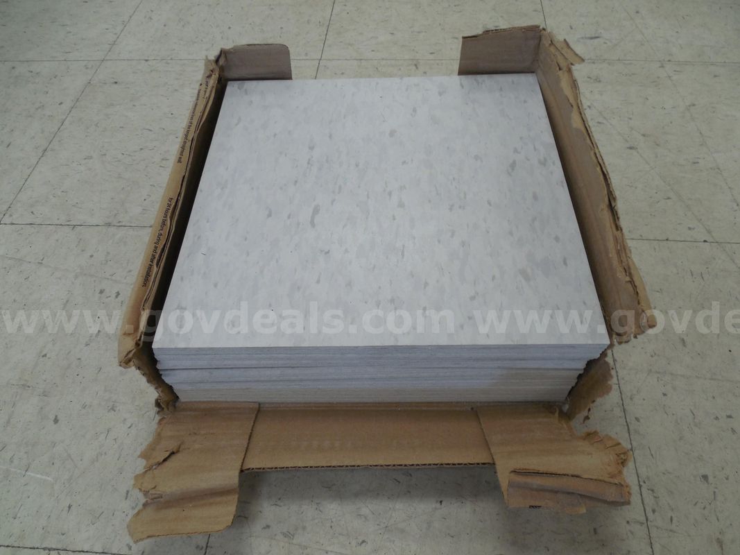 Composite vinyl tiles - White/Grey - Qty. 29