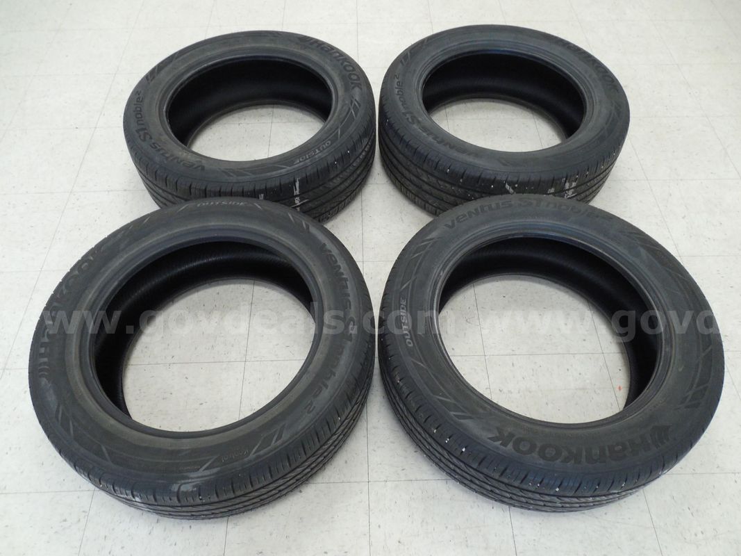 Set of four rimless tires