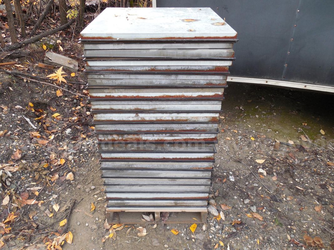 Steel floor tiles - Qty 34 - C