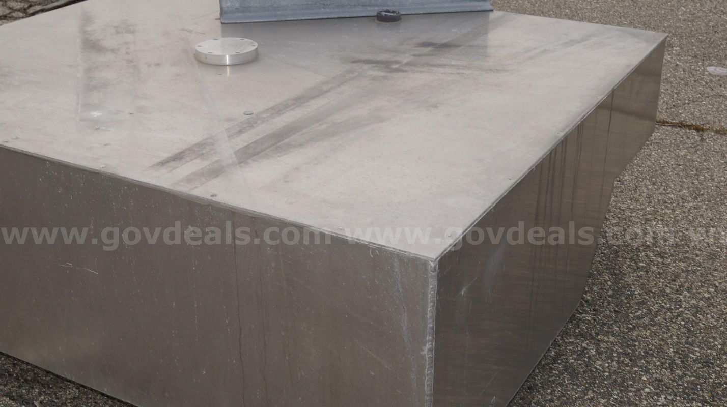 200-300 gallon aluminum tank