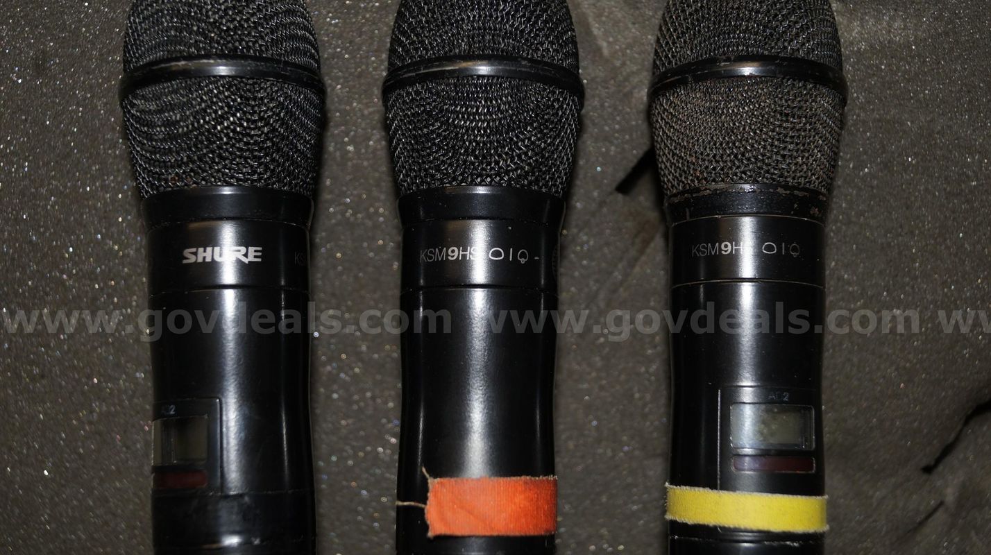 3 Shure Microphones model KSM9HS and padded case