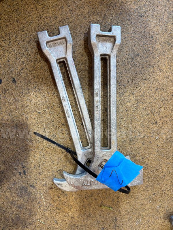 x2 WATER / GAS WRENCHS