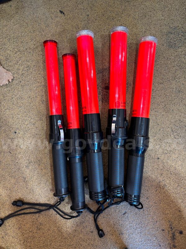 LOT OF TRAFFIC DIRECTION LIGHTS
